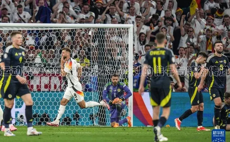 运动赛事中的举牌艺术：胜利的信号与精神传递